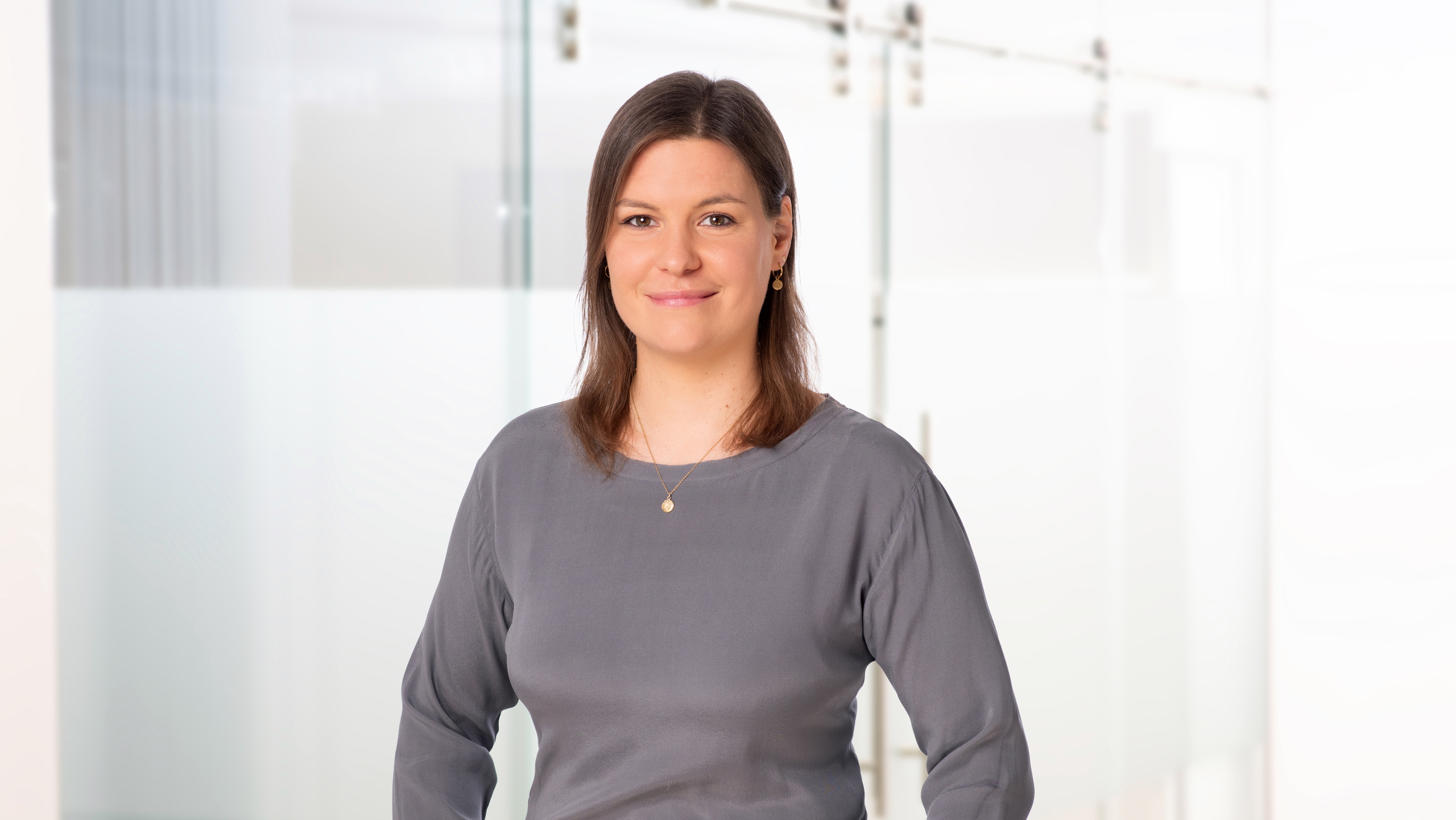 Portrait von Jana Holzapfel, Psychotherapeutin im Bereich Verhaltenstherapie für Erwachsene.