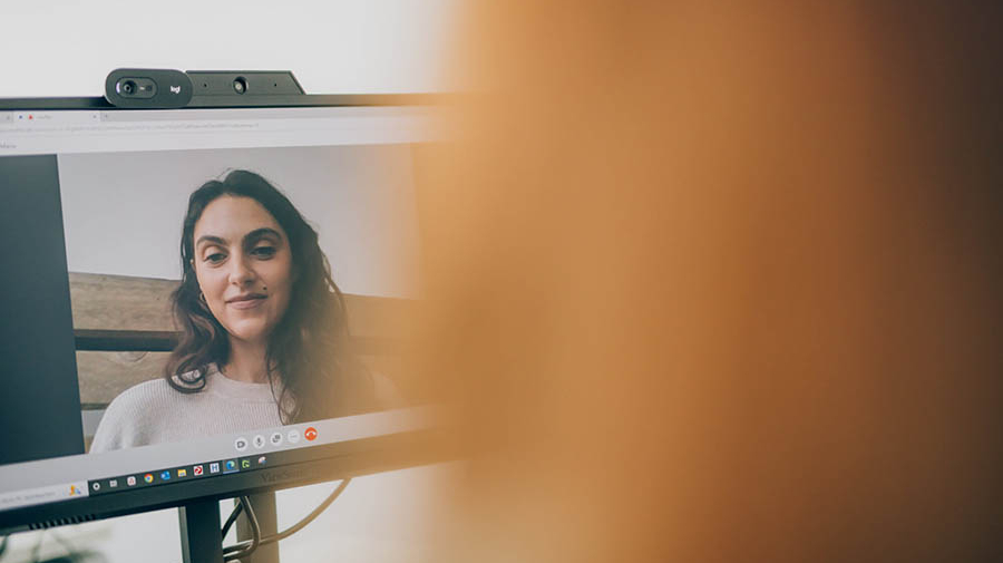 PC-Bildschirm während der Online-Therapie