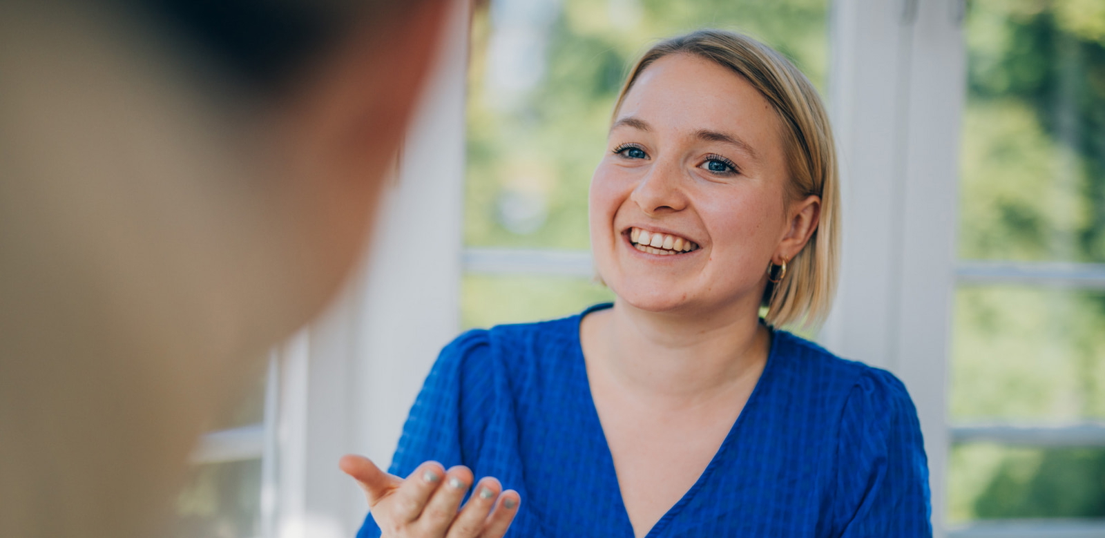 Therapiesitzung zwischen Therapeutin und Patientin bei KIRINUS