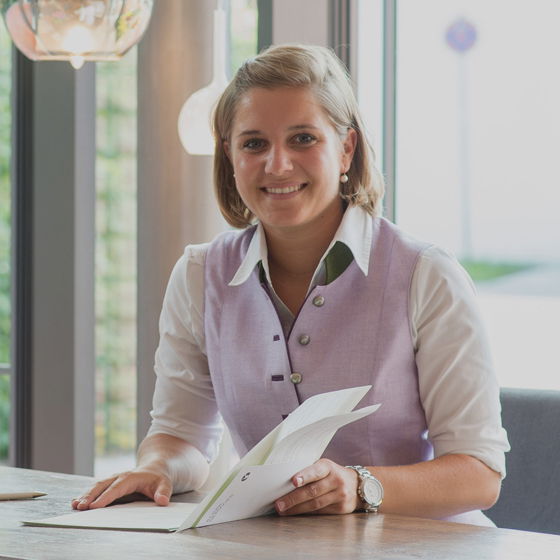 Rezeptionistin der KIRINUS Alpenpark Klinik