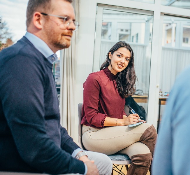 Patientin bei einer Behandlung in der KIRINUS Alpenpark Klinik