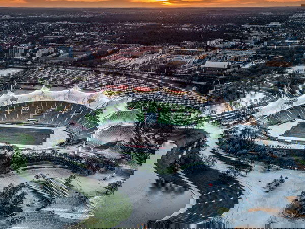 Aufnahme der Allianzarena am Kieferngarten aus der Vogelperspektive.