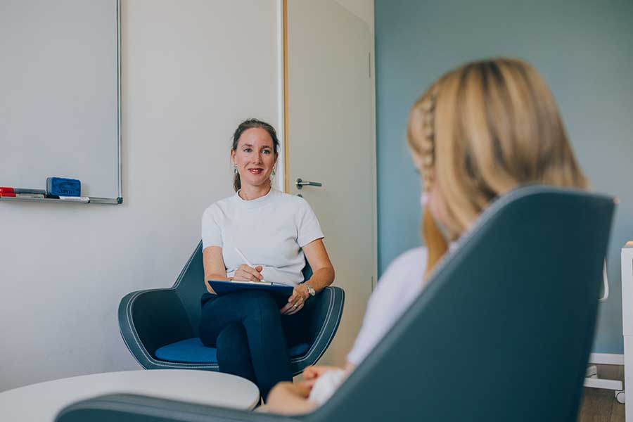 Gesprächssituation während der Kinderpsychotherapie