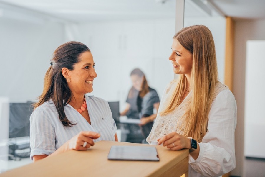 Anmeldung am Tresen bei KIRINUS