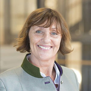 Portrait von Christa Kastner aus dem Patientenservice von KIRINUS